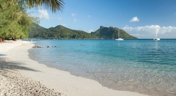 Huahine plage Fare
